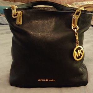 Michael Kor black leather purse